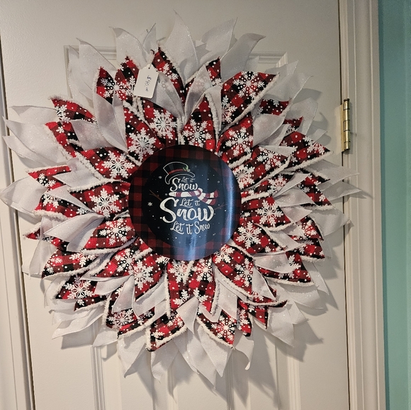 Handmade flat snowman wreath - Picture 1 of 2